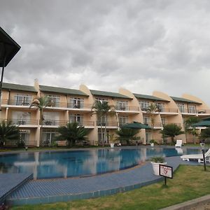 Ryan'S Bay Hotel